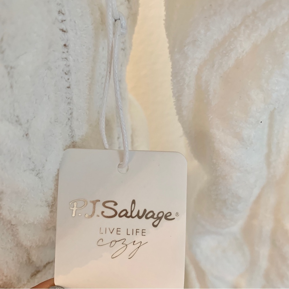 ๐ PJ Salvage White Chenille Cable Knit Sweater Short Robe - Picture 11 of 14